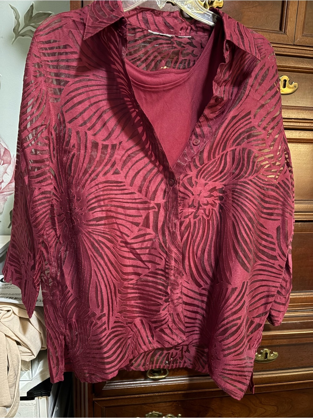 Women's Sheer Floral Button-Front Top in Burgundy with white Capri pants size 16